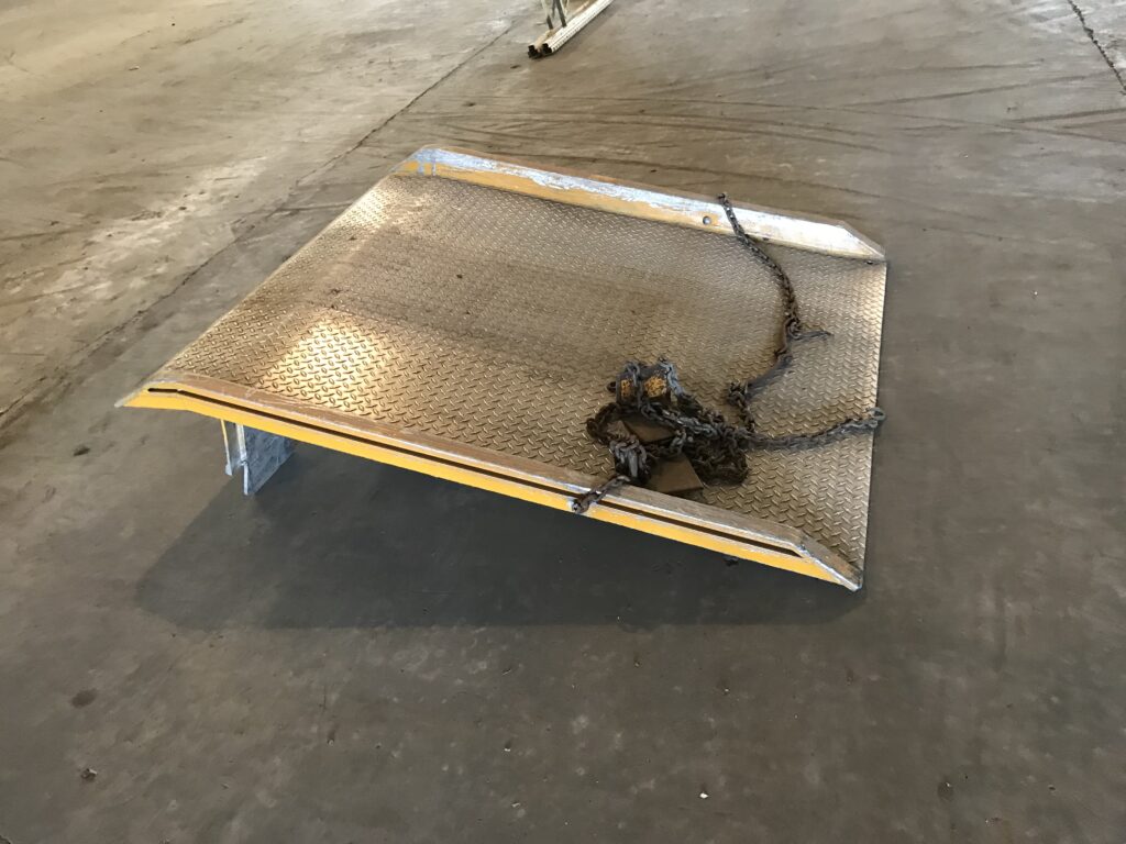 dock plate on the ground