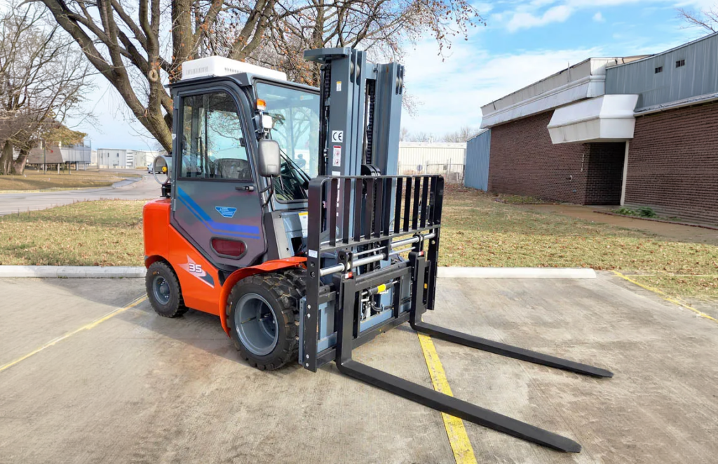 High-performance warehouse forklifts available for sale and rental across Greater Richmond. We are a certified Heli dealer!